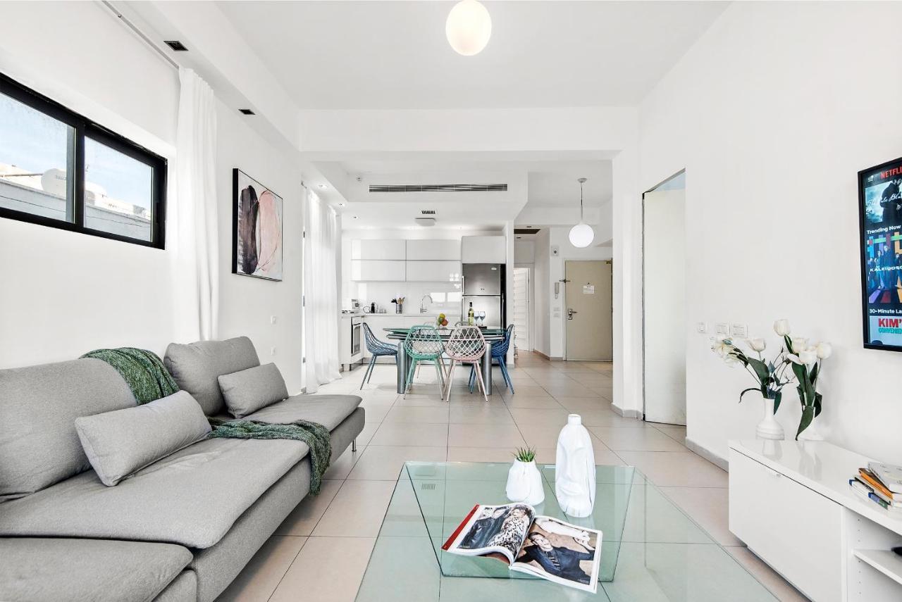 Glorious Renovated Apartment On Top Of The Beach Tel Aviv Dış mekan fotoğraf