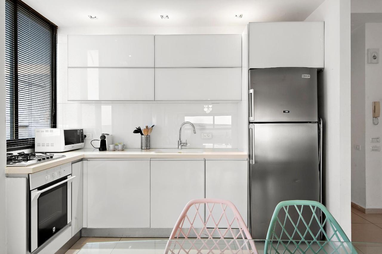 Glorious Renovated Apartment On Top Of The Beach Tel Aviv Dış mekan fotoğraf