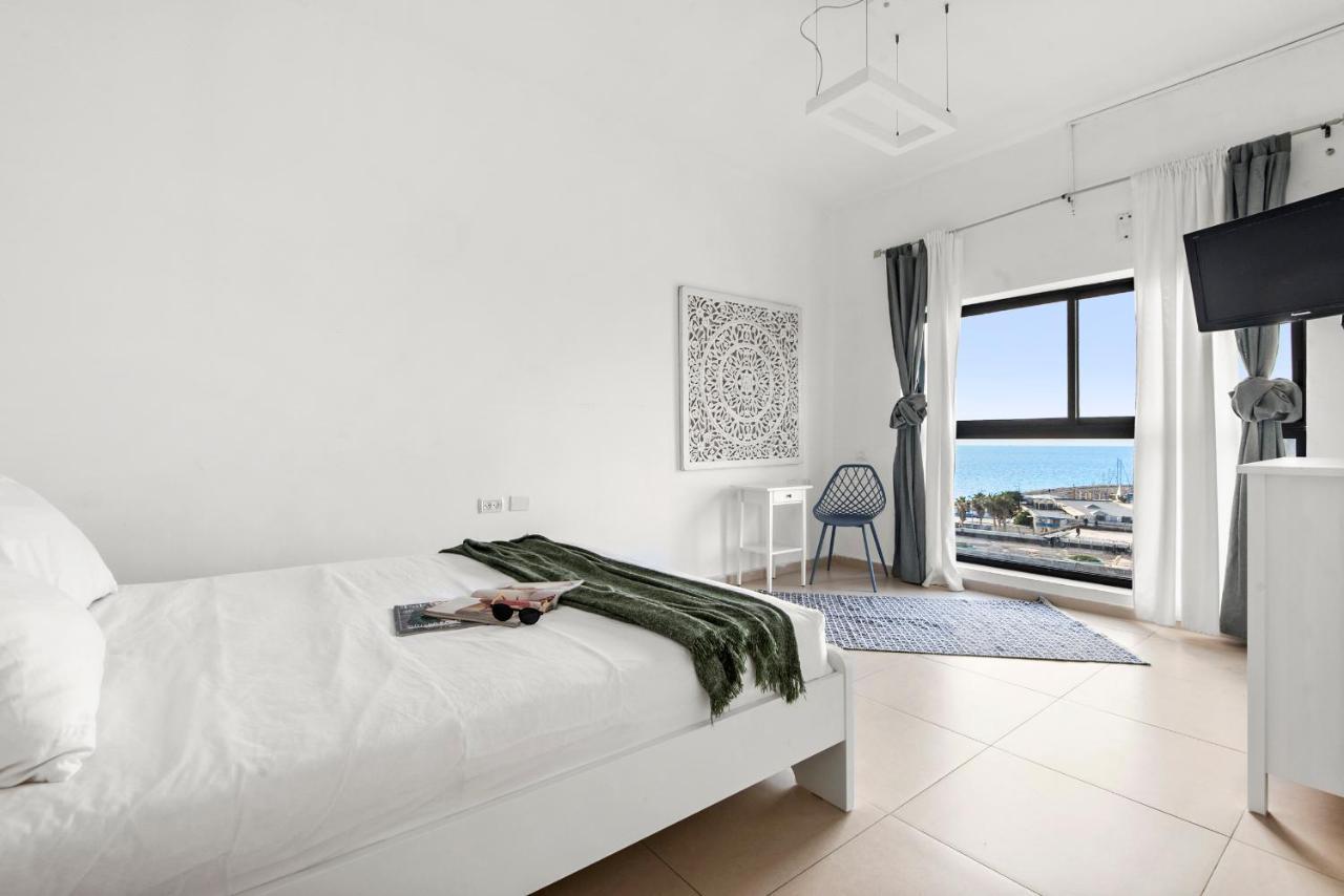 Glorious Renovated Apartment On Top Of The Beach Tel Aviv Dış mekan fotoğraf