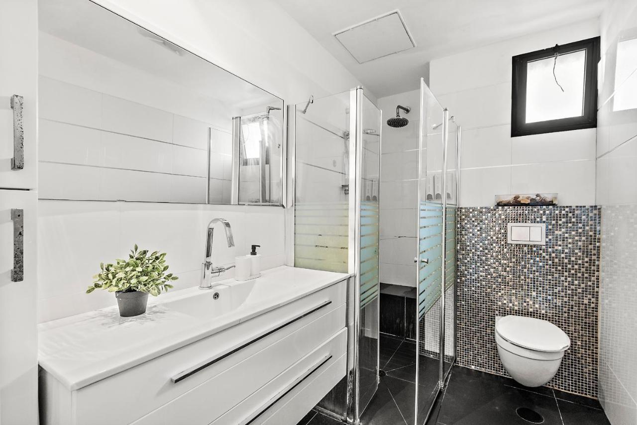 Glorious Renovated Apartment On Top Of The Beach Tel Aviv Dış mekan fotoğraf