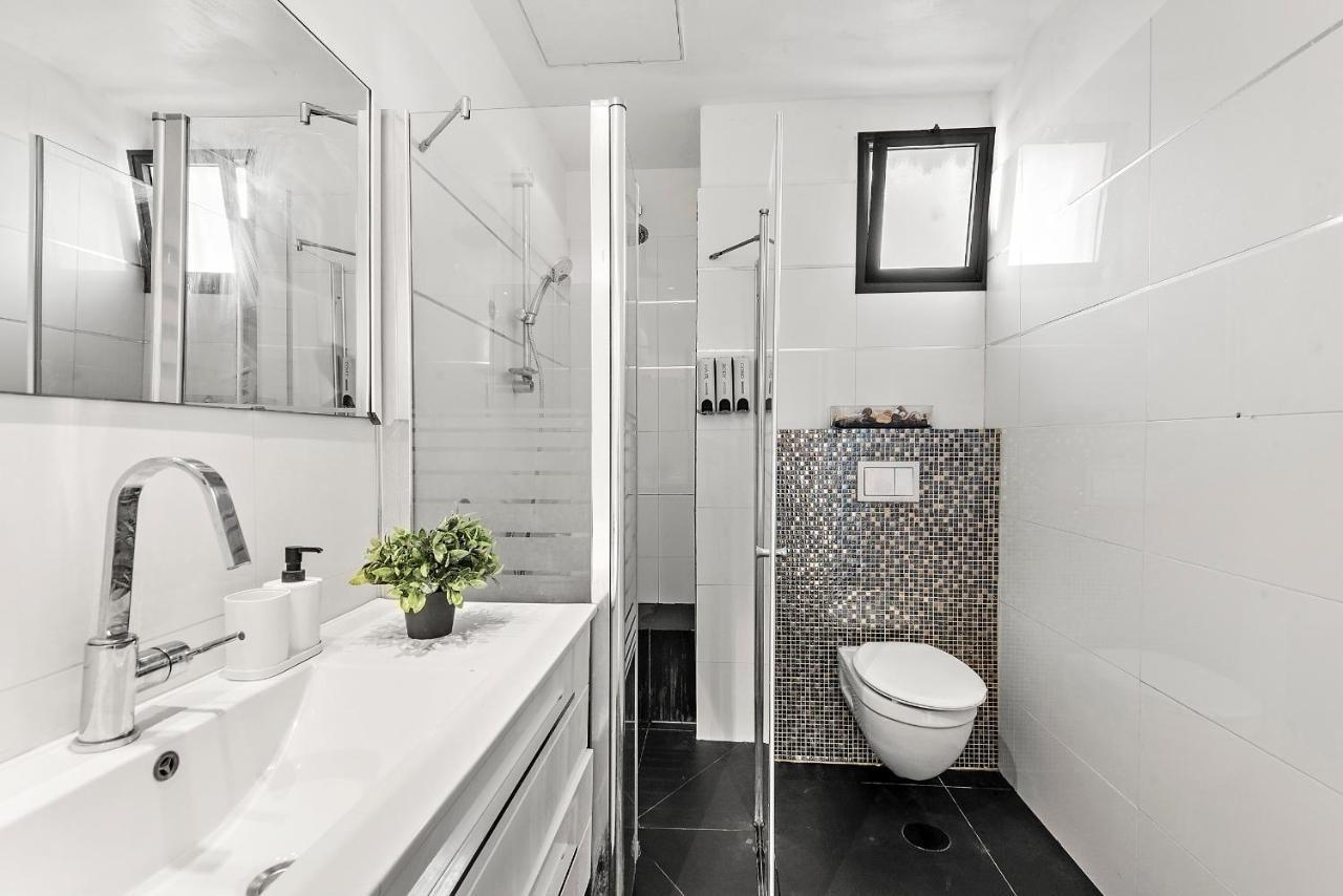 Glorious Renovated Apartment On Top Of The Beach Tel Aviv Dış mekan fotoğraf
